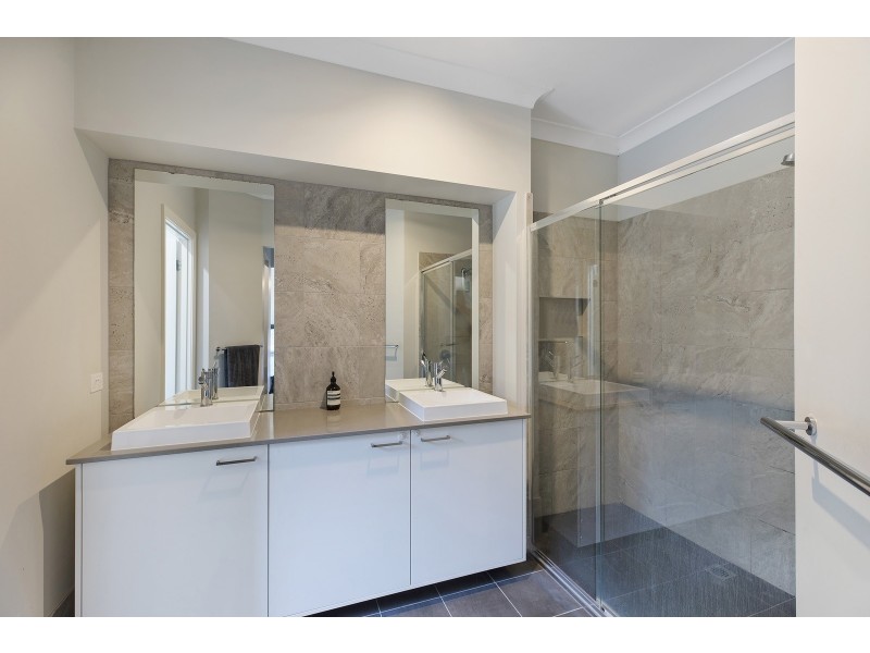 8 Bellbowrie Avenue, Narara NSW 2250