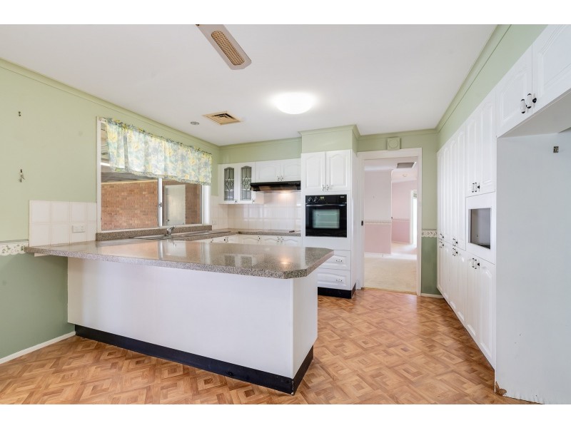 8 Yanderra Crescent, Narara NSW 2250
