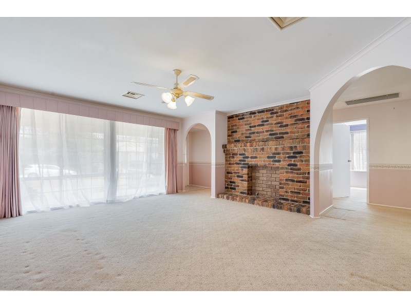 8 Yanderra Crescent, Narara NSW 2250