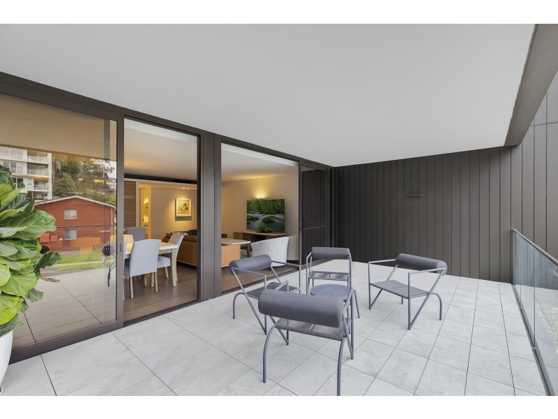 207/63 Masons Parade, Point Frederick NSW 2250