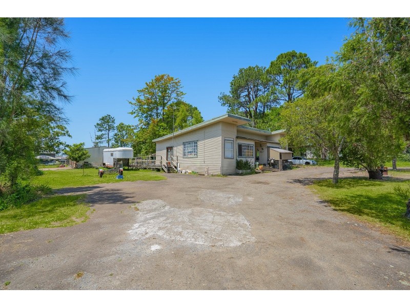 457 Pacific Highway, Wadalba NSW 2259