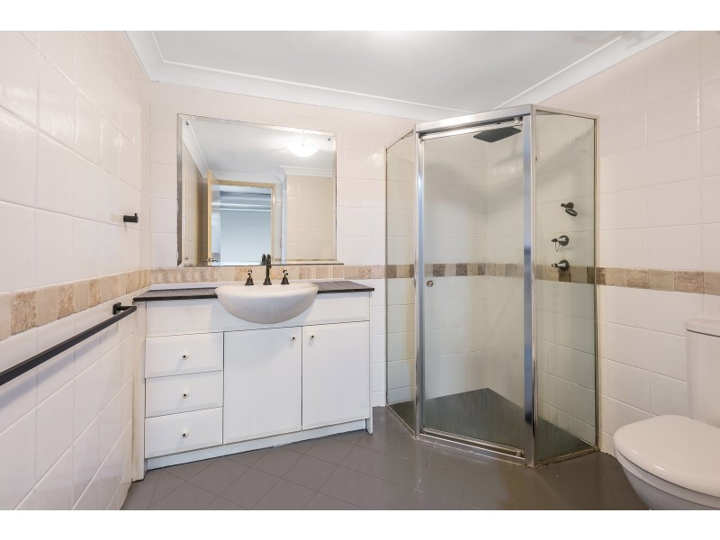 2/92 John Whiteway Drive, Gosford NSW 2250