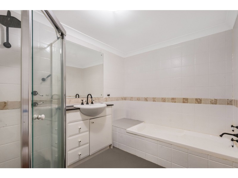2/92 John Whiteway Drive, Gosford NSW 2250