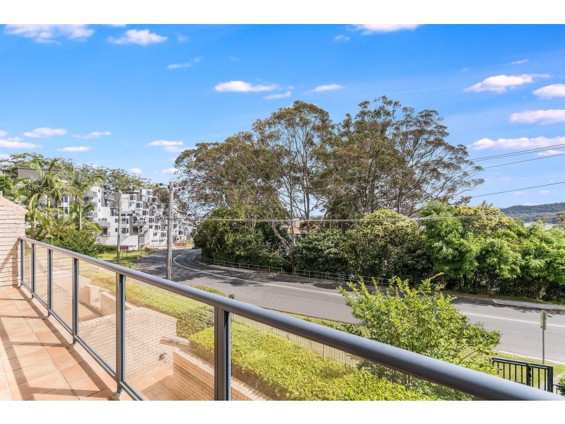 2/92 John Whiteway Drive, Gosford NSW 2250