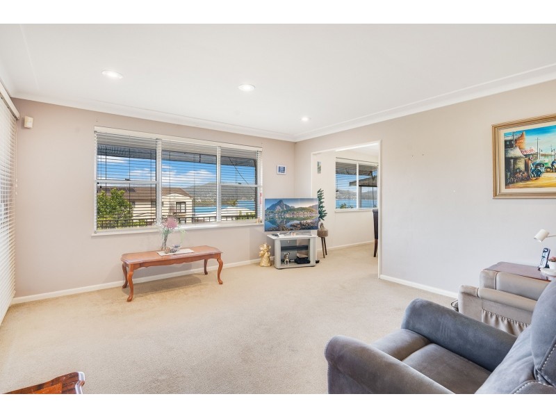 112 Albany Street, Point Frederick NSW 2250