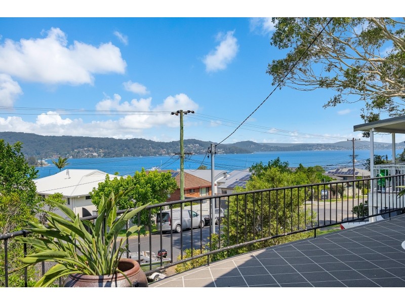 112 Albany Street, Point Frederick NSW 2250