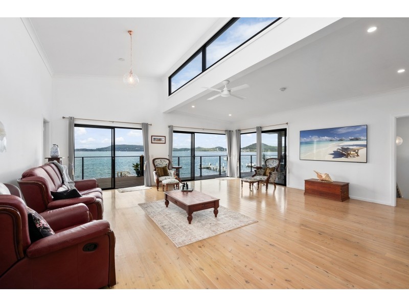 15 Couche Crescent, Koolewong NSW 2256