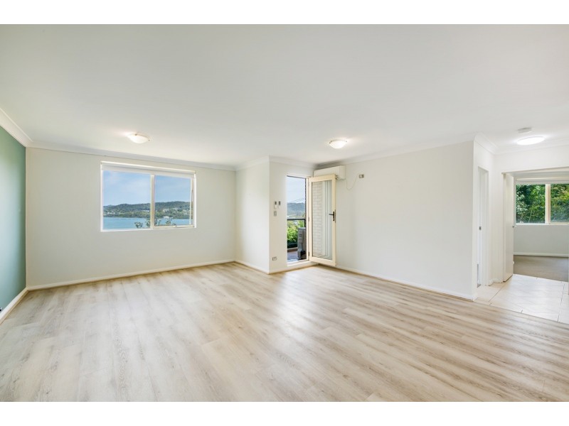 7/92 John Whiteway Drive, Gosford NSW 2250