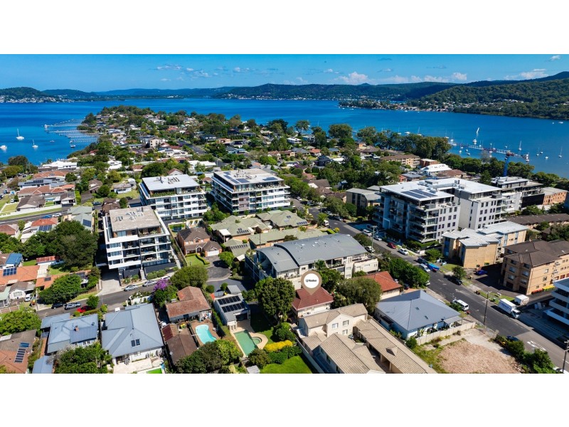 2/191 Albany Street, Point Frederick NSW 2250