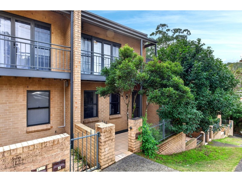 2/100 Faunce Street, Gosford NSW 2250