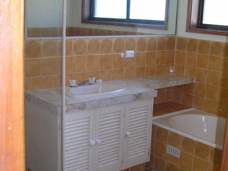 17 Alukea Avenue, Point Clare NSW 2250