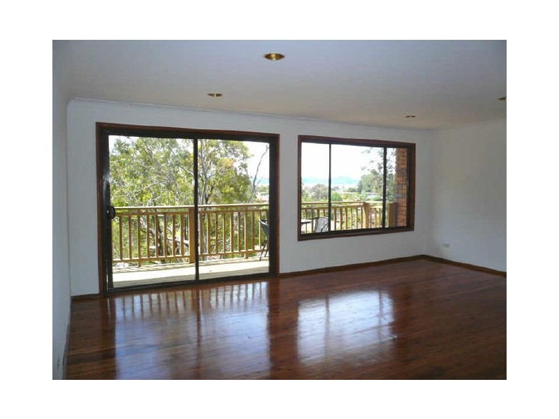 10 Clipper Crescent, Tascott NSW 2250