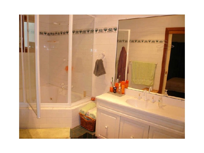 179 Brisbane Water Drive, Point Clare NSW 2250