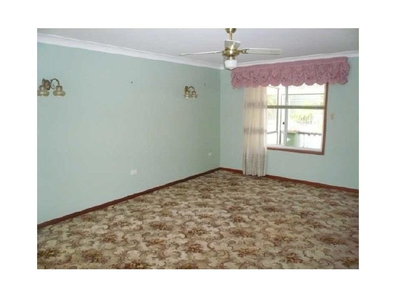 38 NORTHWIND AVENUE, Point Clare NSW 2250