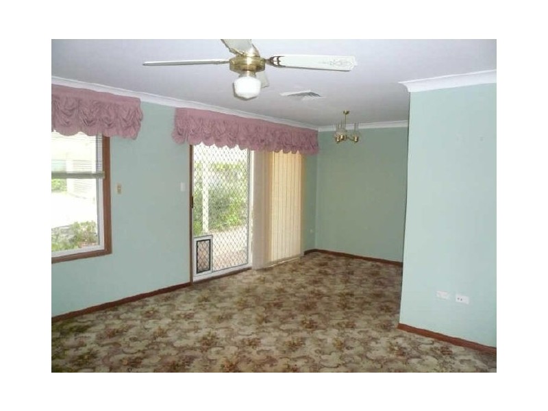 38 NORTHWIND AVENUE, Point Clare NSW 2250