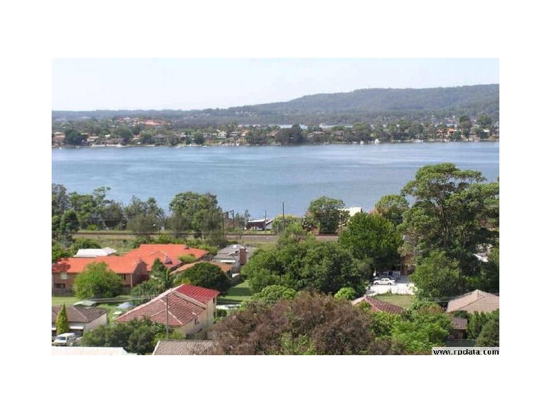 23 HUGHES STREET, Point Clare NSW 2250