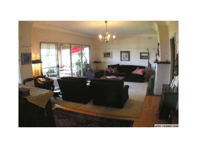 23 HUGHES STREET, Point Clare NSW 2250