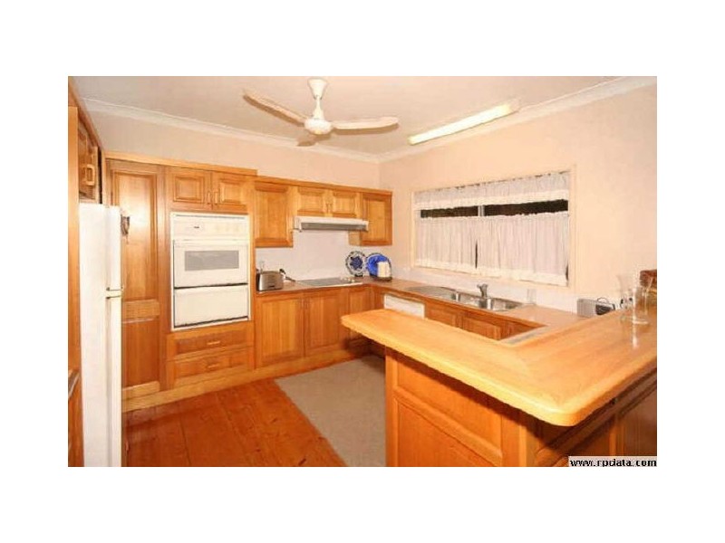 23 HUGHES STREET, Point Clare NSW 2250