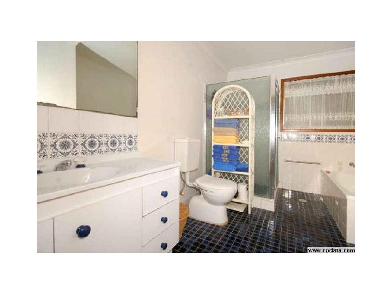 23 HUGHES STREET, Point Clare NSW 2250