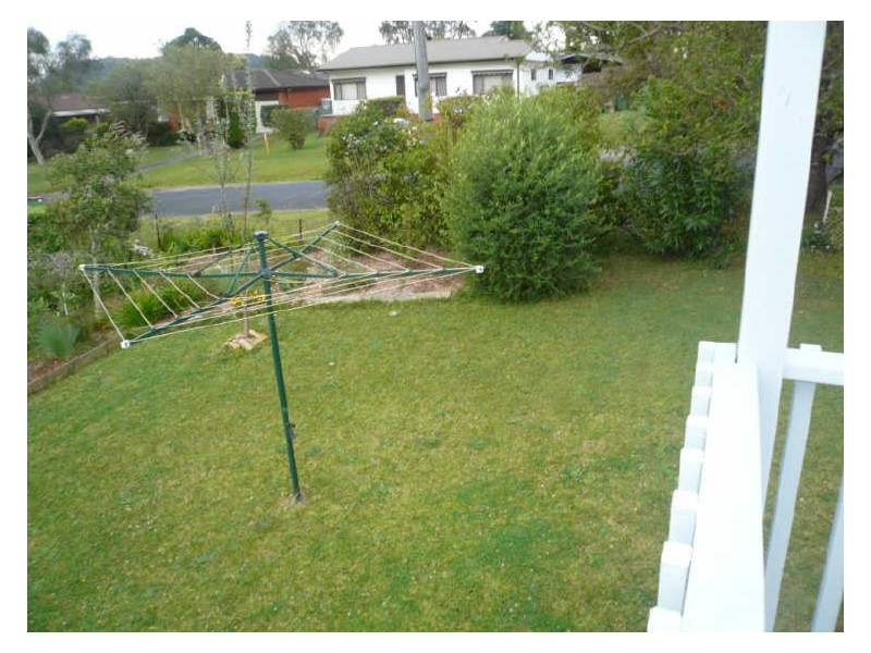 8 Matthews Parade, Point Clare NSW 2250