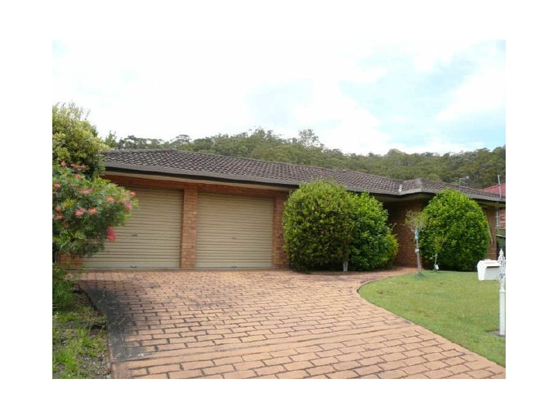 3 ROBSON CLOSE, Point Clare NSW 2250