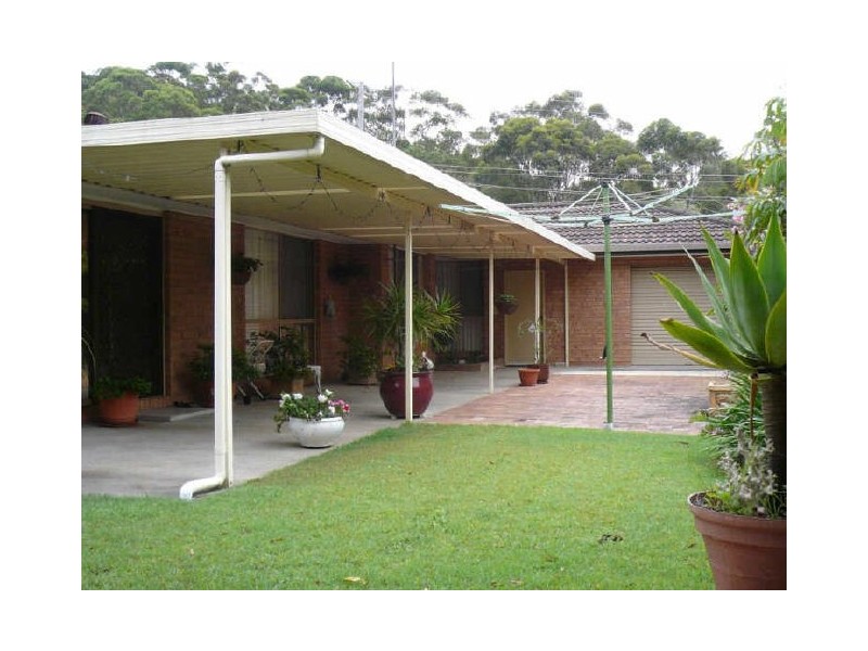 3 ROBSON CLOSE, Point Clare NSW 2250