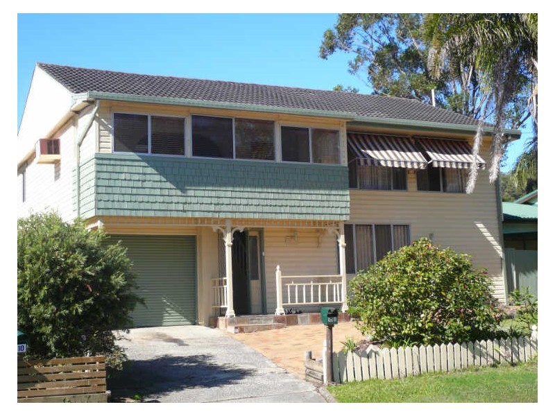 10a GOLDEN AVENUE, Point Clare NSW 2250