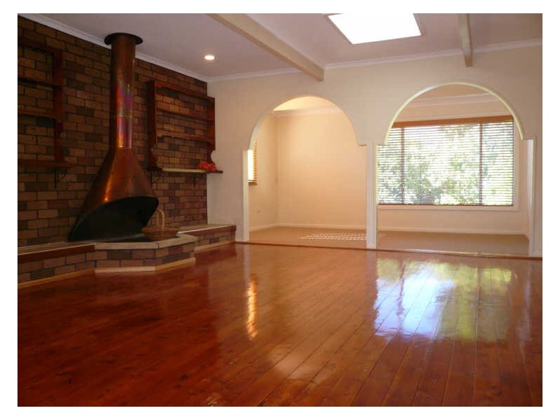 10a GOLDEN AVENUE, Point Clare NSW 2250