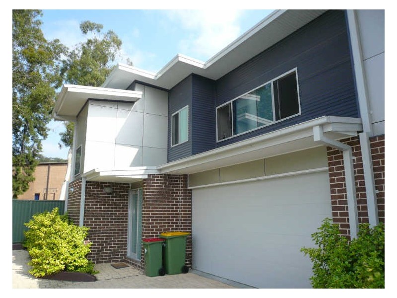 3/13 HENRY KENDALL STREET, West Gosford NSW 2250