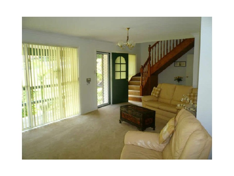 52 WENDY DRIVE, Point Clare NSW 2250