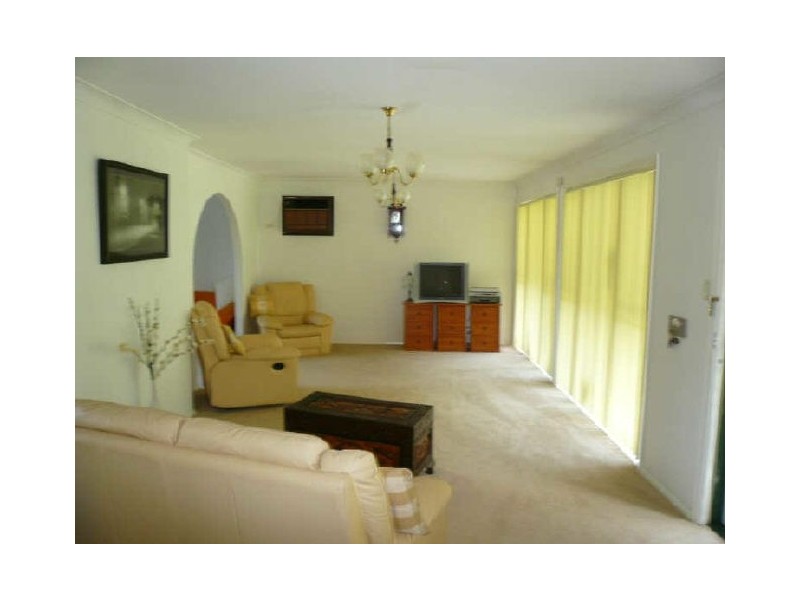 52 WENDY DRIVE, Point Clare NSW 2250