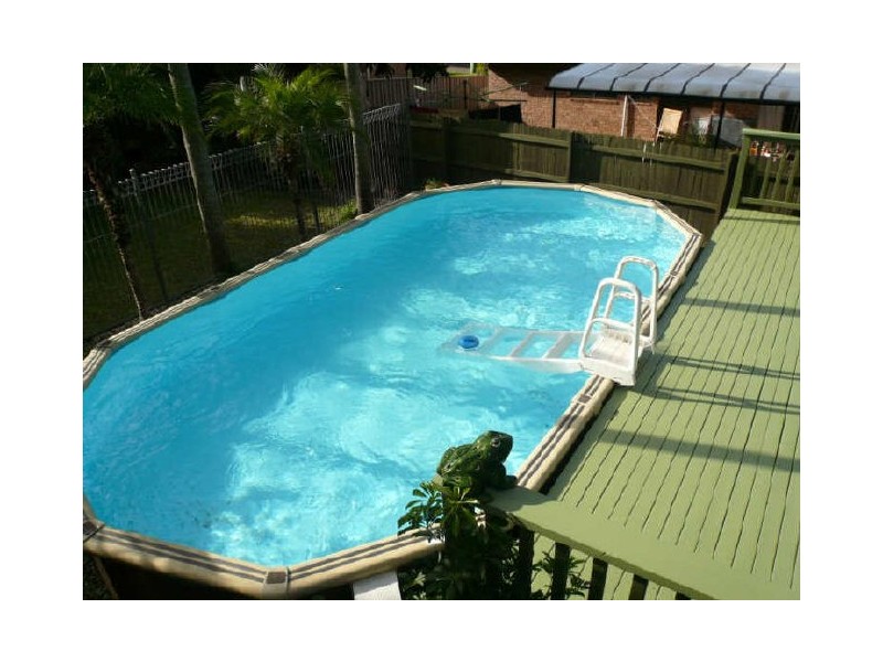 52 WENDY DRIVE, Point Clare NSW 2250