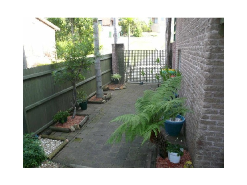 52 WENDY DRIVE, Point Clare NSW 2250