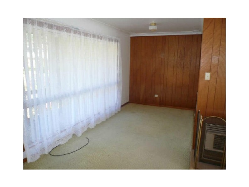 11 Priestley Parade, Point Clare NSW 2250