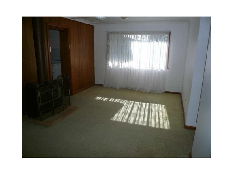 11 Priestley Parade, Point Clare NSW 2250