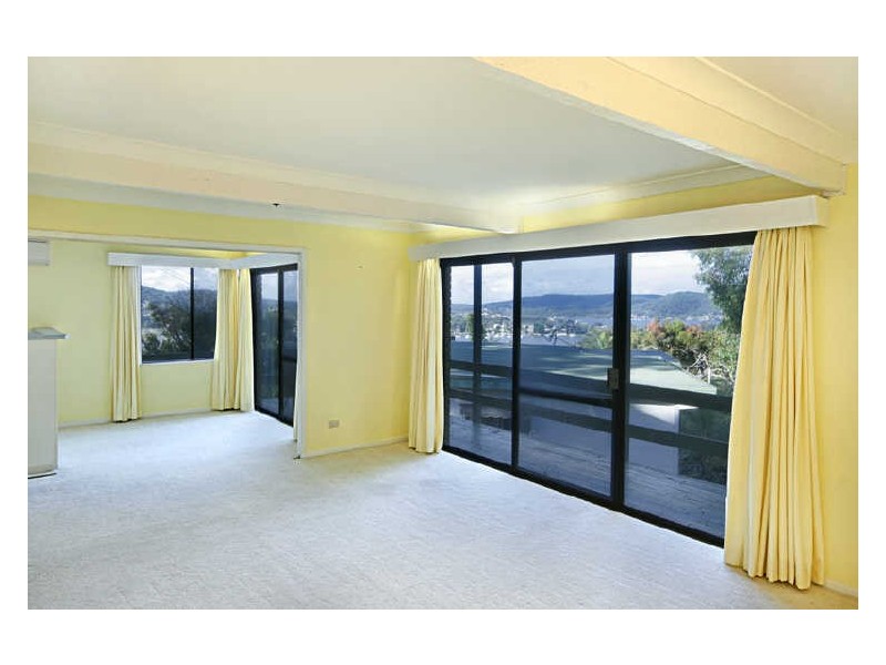 30 Penang Street, Point Clare NSW 2250