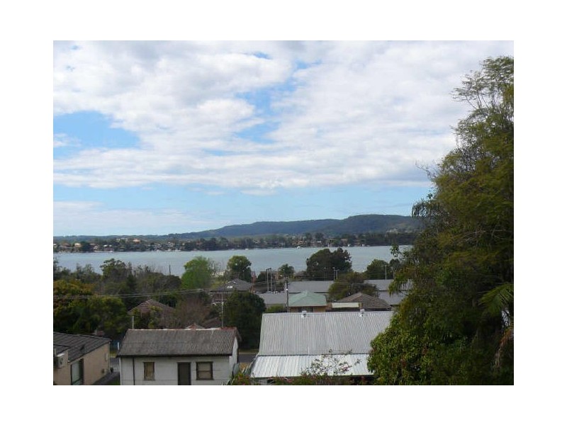 24 HUGHES STREET, Point Clare NSW 2250