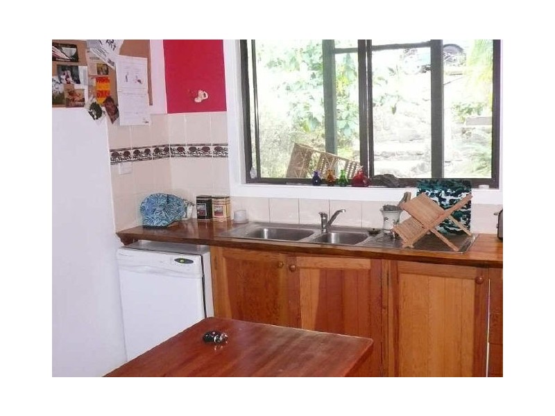 24 HUGHES STREET, Point Clare NSW 2250