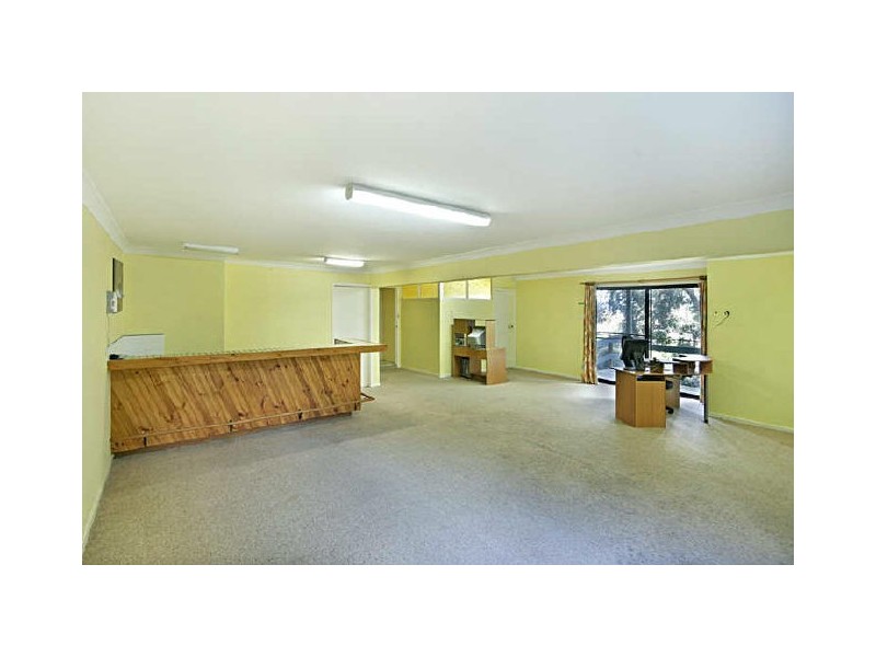 30 Penang Street, Point Clare NSW 2250