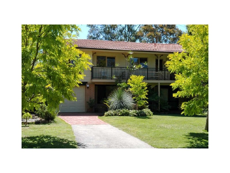 8 JIRRAH AVENUE, Point Clare NSW 2250