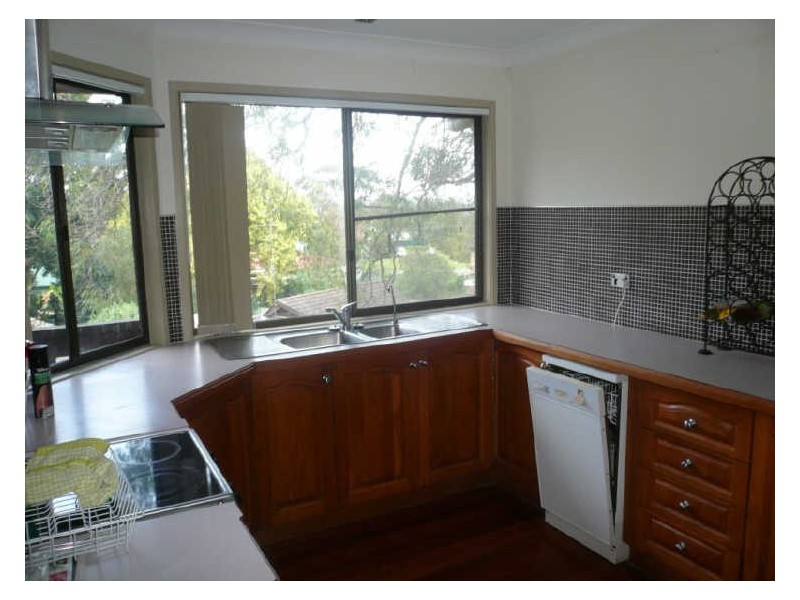 10 Shore Brace, Tascott NSW 2250