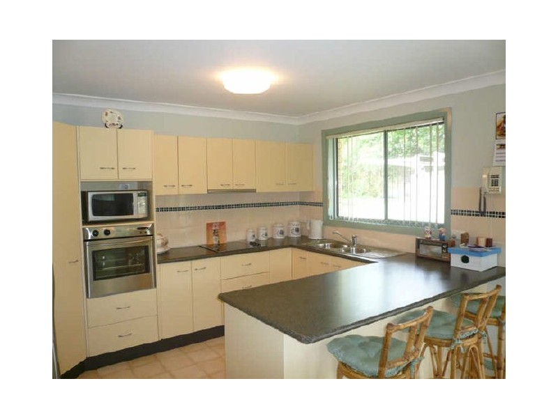 5a Margaret Street, Point Clare NSW 2250