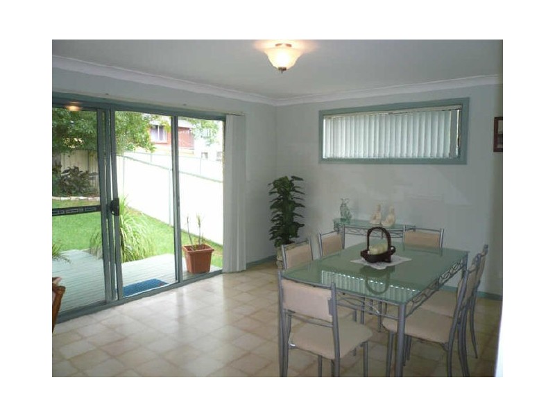 5a Margaret Street, Point Clare NSW 2250