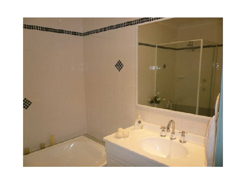 5a Margaret Street, Point Clare NSW 2250