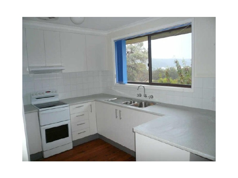 12 FIONA STREET, Point Clare NSW 2250