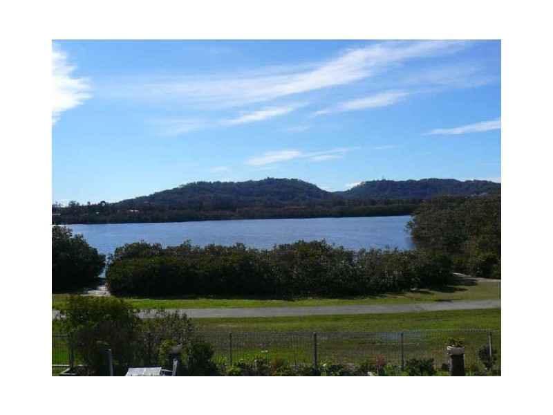 39 BAYLINE DRIVE, Point Clare NSW 2250