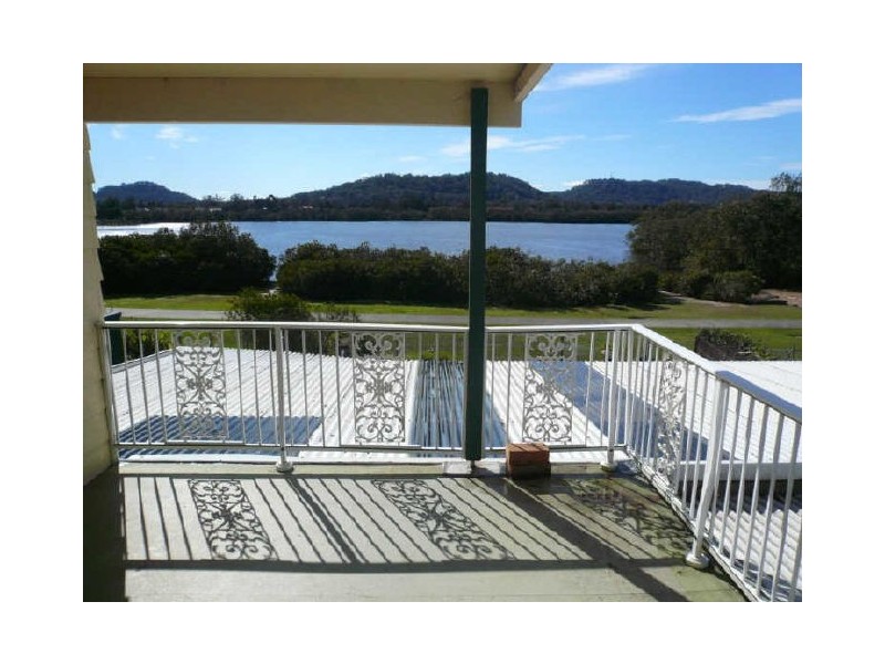 39 BAYLINE DRIVE, Point Clare NSW 2250