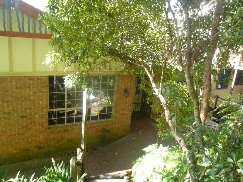 15 Kateena Avenue, Tascott NSW 2250