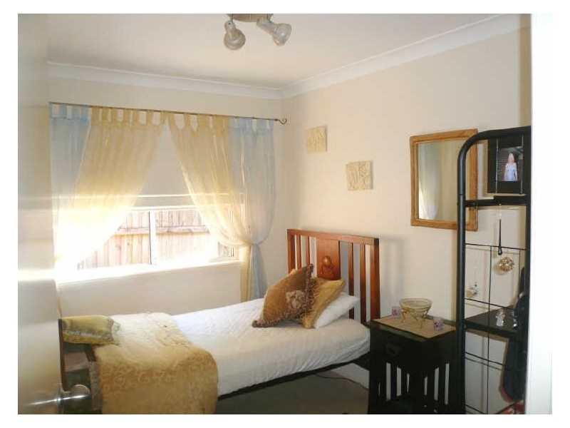 1/5 Broadwater Street, Point Clare NSW 2250