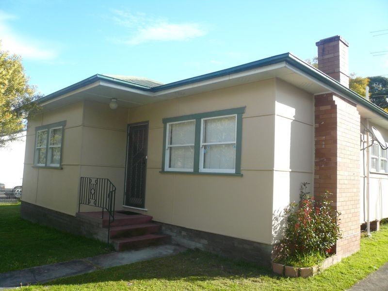 19 Henry Kendall Street, West Gosford NSW 2250